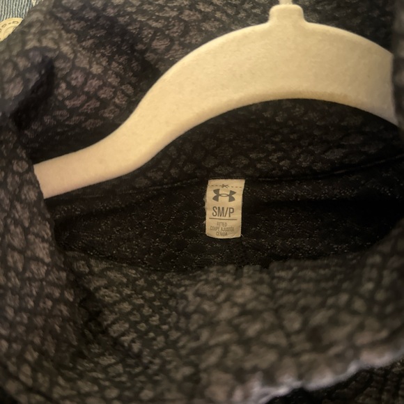 Under Armor Studiolux Women’s athletic Jacket - Picture 5 of 6